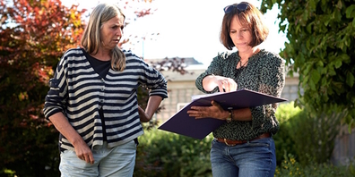 Jacqueline Brack (l.), Erika Rüegg-Ploke (r.) und ihr Team bereiten sich auf das Grossprojekt vor.