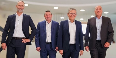 Dynamisch in die Zukunft: Das neue Bankleitungsmitglied Christoph Wyler zusammen mit den bestehenden Bankleitungsmitgliedern Reto Schmid, dem Vorsitzenden Dominik Holderegger und Thomas Gerwig (von links).