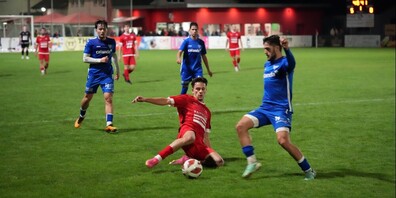 Elton Aliji (links) sind nach dem 7:1 gegen Ems wieder in der Spur und damit Favorit im Derby gegen Au-Berneck. 