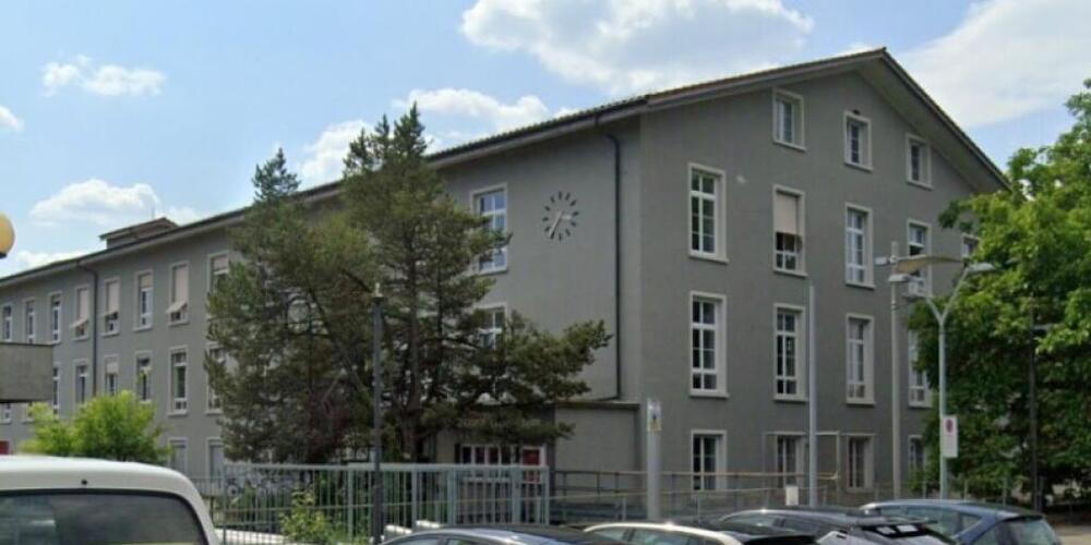Mit Zusatzkrediten soll im Aargau die Unterbringung minderjähriger Asylsuchender verlängert werden, unter anderem beim Verein Lernwerk in Vogelsang/Gebenstorf AG. Weil die Anfangsinvestitionen wegfallen, bezahlt der Kanton tiefere Tagessätze ...