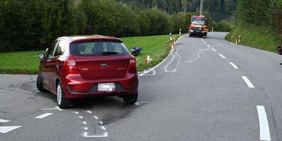 Der Motorradfahrer rutschte mehrere Meter über den Asphalt.