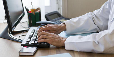 Ehemalige Patientinnen und Patienten der ehemaligen Arztpraxis in Ibach haben nun Zugriff auf ihre elektronischen Patientenakten. (Symbolbild)