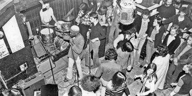 Das damalige «Africana» mit dem Durchblick von oben auf die Tanz- und Orchesterbühne