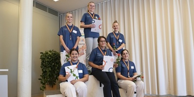 Hintere Reihe von links nach rechts: Aileen Warger (3. Platz), Selina Scherrer (1. Platz), Melanie Albert (2. Platz) Vordere Reihe von links nach rechts: Giana Huber, Leticia Faria, Silan Abdo .