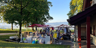 Bereits um 7 Uhr begann das Aufstellen der Stände in der Altrüti.