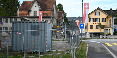 Letzte Woche hat das Umweltdepartement das Pilotprojekt in Gang gesetzt. Die Anlage befindet sich in einem Container auf dem belasteten Grundstück. 