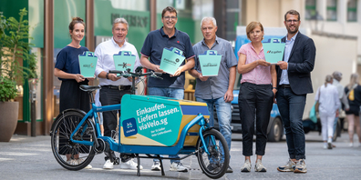 Die neue Betreiberschaft und die Trägerschaft freuen sich auf den ViaVelo-Neustart am 1. Oktober 2024. (v.l.n.r.): Barbara Altherr Bärlocher (Verantwortliche Kommunikation Regio Appenzell AR-St.Gallen-Bodensee), Ralph Bleuer (Präsident ProCity), Oliver Stalder (stv. Geschäftsleiter Dreischiibe), Hanspeter Berweger (Geschäftsleiter Projekt-Werkstatt), Karin Hungerbühler (Leitung Umwelt und Energie Stadt St.Gallen), Samuel Zuberbühler (Leitung Standortförderung Stadt St.Gallen)