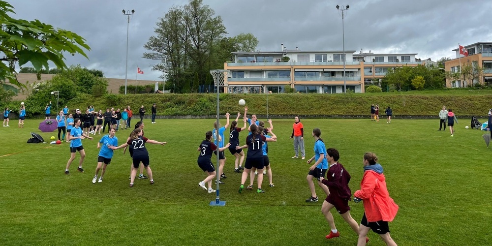 Beim Korbballverein wird jeden Donnerstag trainiert, im Sommer draussen.