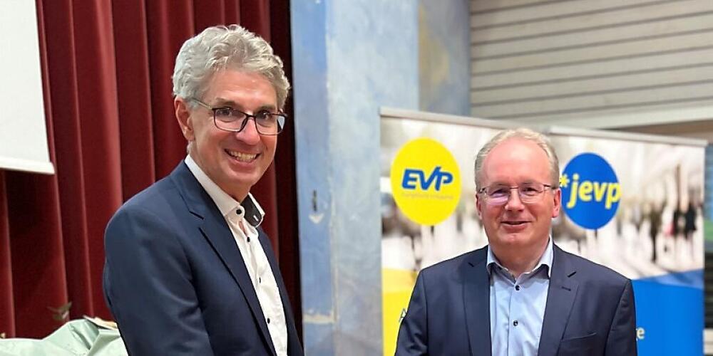 Wachablösung bei der EVP Zürich: Der neue Präsident Donato Scognamiglio (links) und sein Vorgänger Hanspeter Hugentobler.