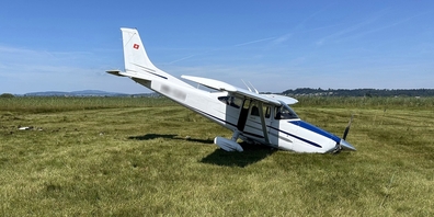 Wegen eines Manövrierfehlers beim Landen wollte der 52-jährige Kleinflugzeug-Pilot durchstarten, geriet aber über das Pistenende des Flughafens Wangen hinaus.