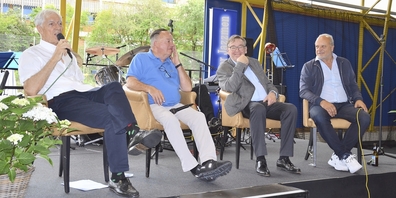 So geht Vernetzung: Tennis-Promotor Alfred Meili, Swiss-Tennis-Präsident René Stammbach, alt Stadtrat und Kinderspital-Förderer Martin Vollenwyder sowie Zürichs Schul- und Sportminister Filippo Leutenegger (v. l.). 