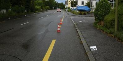 Ein 87-jähriger Velofahrer verunfallte am Mittwoch auf der Seestrasse in Stäfa und verletzte sich dabei schwer.
