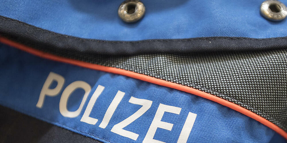 Die Polizei nahm den mutmasslichen Täter fest. (Symbolbild)
