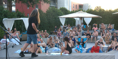 Festivalstimmung mitten im Bad – Megawatt und das Publikum gaben alles.