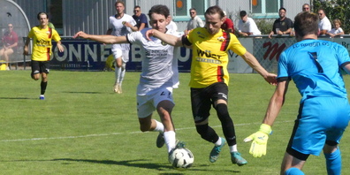 Viel Verantwortung für Neo-Spielertrainer Egzon Shabani (Mitte) auf und neben dem Platz. 