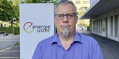 Stefan Feldmann, Verwaltungsratspräsident Energie Uster AG und Stadtrat, entschuldigt sich.