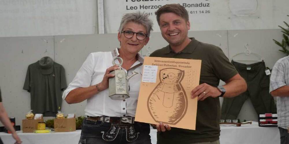 Die Gewinnerin der Zinnkanne für den jüngsten Veteranen: Margrith Schuhmacher, Bonaduz