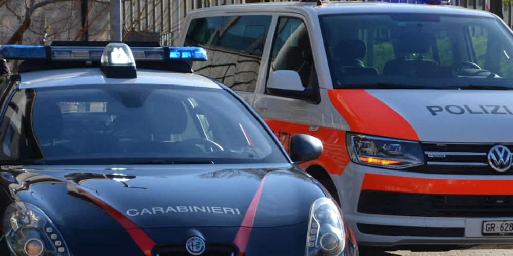 Dank funktionierender grenzüberschreitender Zusammenarbeit der Bündner Kantonspolizei mit den Südtiroler Carabinieri wurden gestohlene E-Bikes und ein geraubter Tresor sichergestellt.