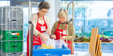 Nicht mehr gebrauchte Lebensmittel gelangen durch «Tischlein deck dich» an Armutsbetroffene.