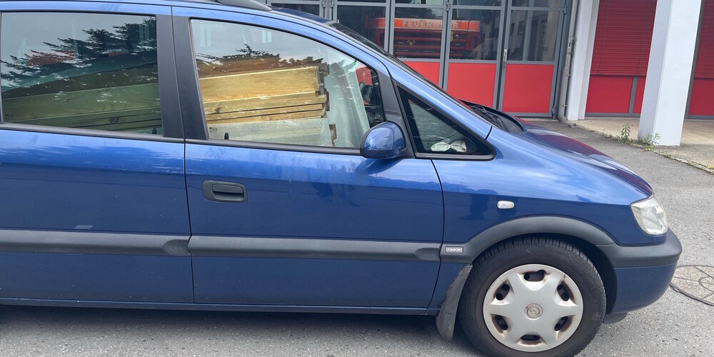 Auch die seitliche Sicht darf nicht versperrt sein.