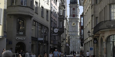 Die Stadt St. Gallen zieht vor allem Tagestouristen an, beispielsweise für einen Besuch der Stiftsbibliothek. (Archivbild)