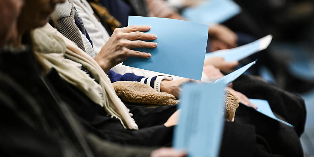 Die Stimmberechtigten von Lachen SZ werden an Gemeindeversammlungen über zwei und nicht drei Initiativen abstimmen können. (Symbolbild)