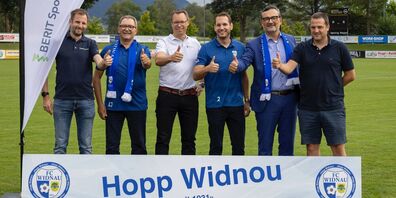 Hanspeter Betschart (Berit SportClinic), Kuno Jocham (FC Widnau, Ehrenpräsident), Dr. Adrian Schneider (Orthopädie Rosenberg), Remo Heller (Präsident FC Widnau), Peder Koch (CEO und Delegierter des Verwaltungsrates der Berit Klinik Gruppe), und Daniel Lüchinger (Co-Trainer FC Widnau 1. Mannschaft Herren)