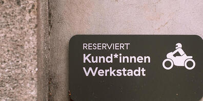 Der Genderstern ist im Alltag angekommen, sind der Zürcher Stadtrat und eine Mehrheit des Gemeinderates überzeugt - sie lehnen die Initiative "Tschüss Genderstern" ab.