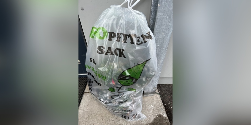 Der transparente 60-Liter-Sack kann beim Einwohneramt Wattwil bezogen werden. (Symbolbild)