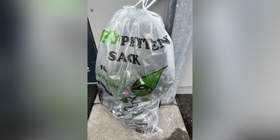 Der transparente 60-Liter-Sack kann beim Einwohneramt Wattwil bezogen werden. (Symbolbild)