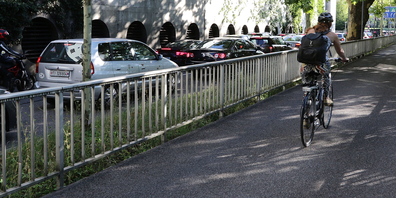 Wir werden immer mehr: An vielen Orten herrscht deshalb Stossverkehr.