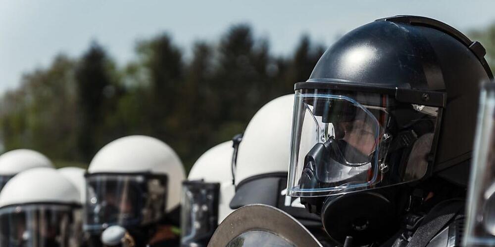 Nach Spielschluss musste die St. Galler Polizei ausserhalb des Stadions kurzzeitig Gummischrot und Reizstoff einsetzen.