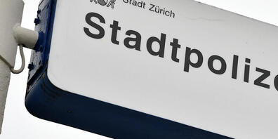 Die Stadtpolizei Zürich musste wegen einer Auseinandersetzung ausrücken. Bei dieser wurde im Niederdorf ein Mann schwer verletzt. (Archivbild)