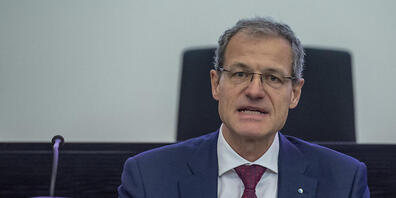 Der Luzerner Finanzdirektor Reto Wyss (Mitte). (Archivaufnahme)