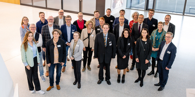 Die Organisatoren und Referierenden der IBK-Akademie mit den Teilnehmenden von Modul drei. Die Teilnehmenden kamen aus verschiedenen Regionen rund um den Bodensee: von Konstanz über den Bodenseekreis, Schaffhausen, Vorarlberg, Liechtenstein, Appenzell AI/AR bis Graubünden.