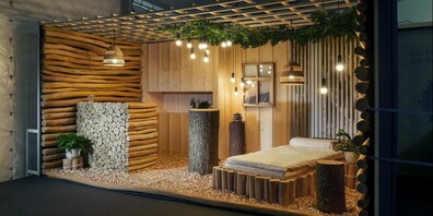 Der G24-Messestand von Moser + Hungerbühler AG zum Thema Wald, Erholung und dem analogen Unterwegssein.