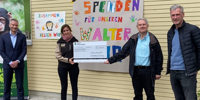Von links: Tobias Lenherr (St. Galler Kantonalbank, Gossau), Karin Federer (Direktorin Walter Zoo), Reto Germann (Hirschberg-Quartierverein) und Adrian Koller (Koller's Bäckerei).