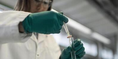 Das Aargauer Amt für Verbraucherschutz ist unter anderem für die Lebensmittelkontrolle und für die Chemiesicherheit zuständig. Das Amt arbeitet ab November in einem Neubau in Oberentfelden. (Symbolbild)