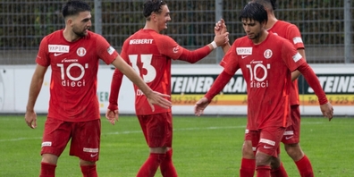 Jubelnde FCRJ-Spieler: In Basel machen sie in der zweiten Halbzeit Nägel mit Köpfen.