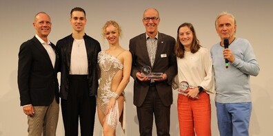 v.l.n.r.: Daniel Studer (Leiter Universitätssport St.Gallen, Co-Präsident Swiss University Sports), Davide Corrodi (Spitzensport-Tänzer, Student Universität St.Gallen), Maja Kucharcyk (Spitzensport-Tänzerin, Studentin Universität St.Gallen), Leonz Eder (FISU Präsident, Häggenschwil), Eliane Deininger (OL-Läuferin, St.Gallen) und Beat Antenen (Moderator, St.Gallen)