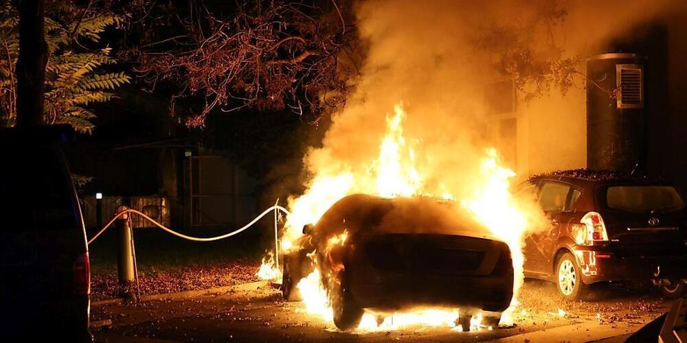 In der Nacht von Montag auf Dienstag brannten in der Stadt Zug zwei Autos.
