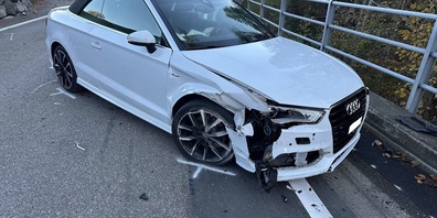 Die Autofahrerin kam in der Kurve von der Strasse ab und prallte in die Mauer.