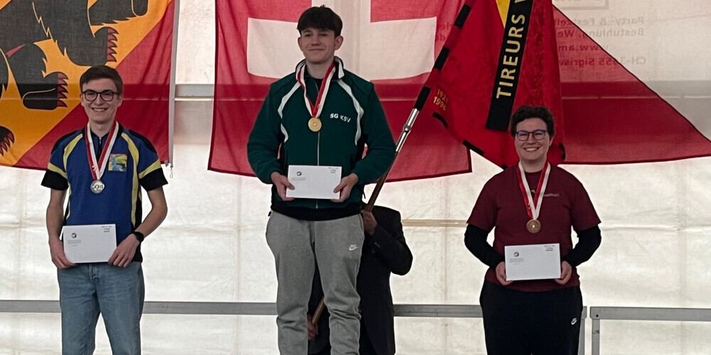 Selin Dietsche (Bildmitte) holte den ersten Platz in der Kategorie U21 vor Mario Bärtsch (links) und Nathalie Krieg (rechts).