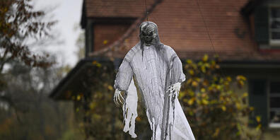 Nicht nur Süsses oder Saures und Grusliges: Die Zürcher Kantonspolizei musste wegen Halloween zu rund 50 Einsätzen ausrücken. (Symbolbild)