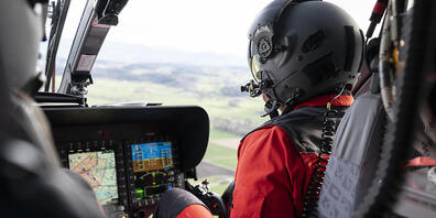 Die schwer verletzte E-Bikerin wurde von der Rega in ein Spital geflogen. (Symbolbild)