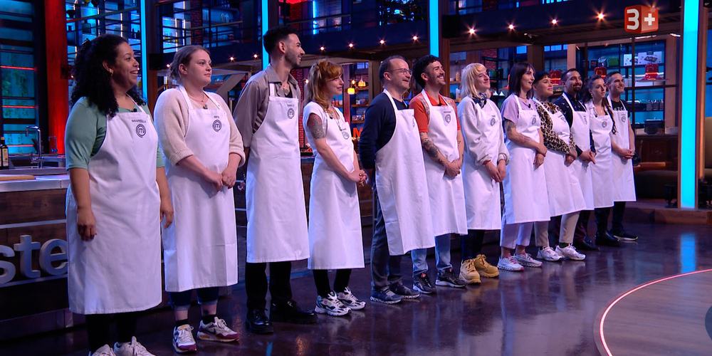 Marbella Hagmann (ganz links) und Viviana Contarino (2.v.r.) vertreten den Kanton St.Gallen bei der dritten Staffel von «Masterchef Schweiz».