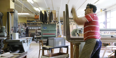 Die Herstellung des Tischs «Massello» ist einzigartig.