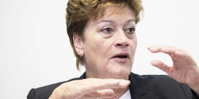 Bildungsdirektorin Silvia Steiner stellte die neuen Führungsstrukturen für die Zürcher Mittel- und Berufsfachschulen vor. (Archivbild)