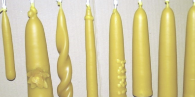 Ein Plausch für Gross und Klein: Kerzenziehen. 