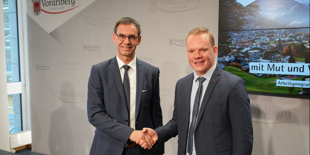Markus Wallner (li.) von der ÖVP und Christof Bitschi von der FPÖ haben sich auf ein Regierungsprogramm verständigt